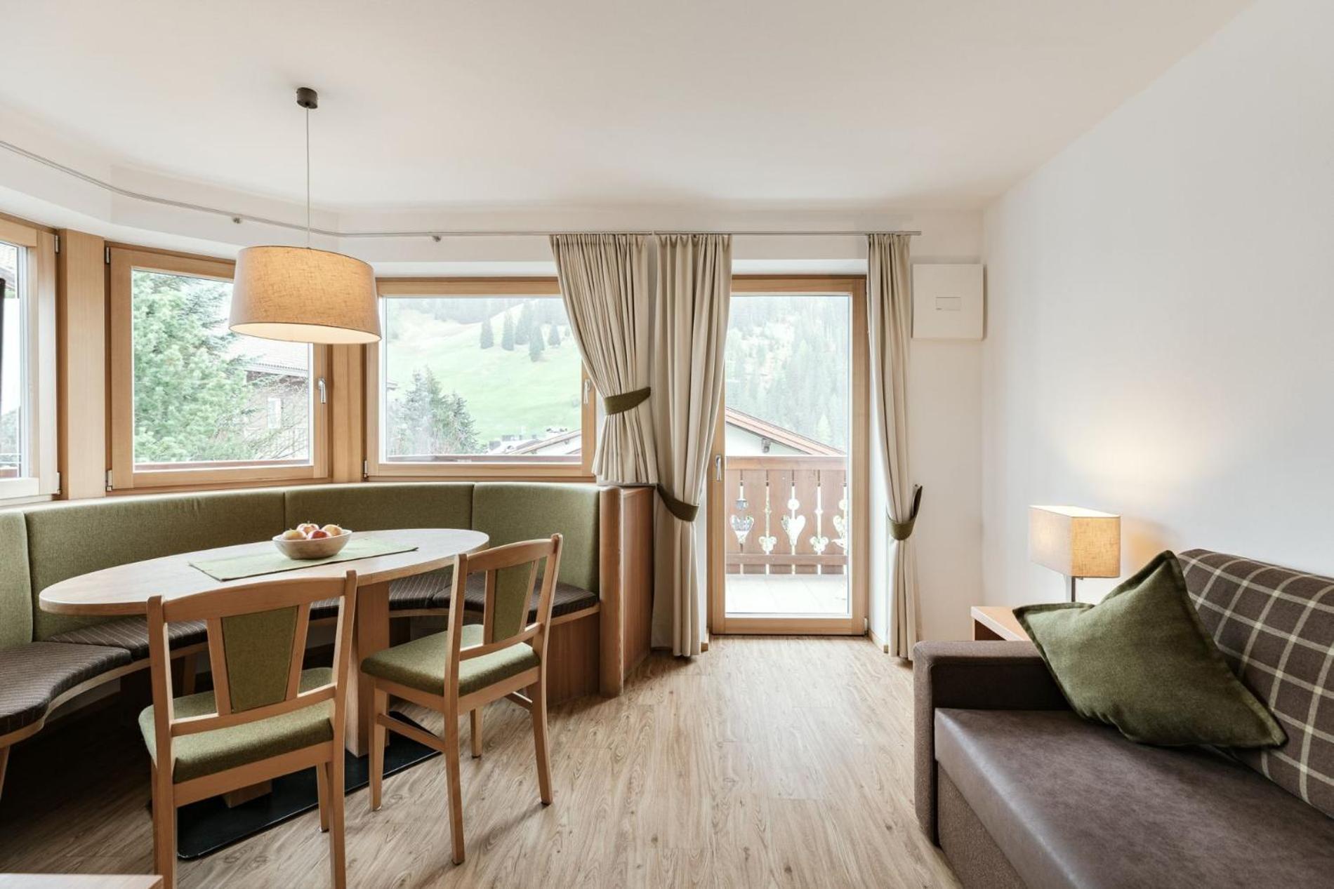 Apartments Burvel Селва ди Вал Гардена Стая снимка