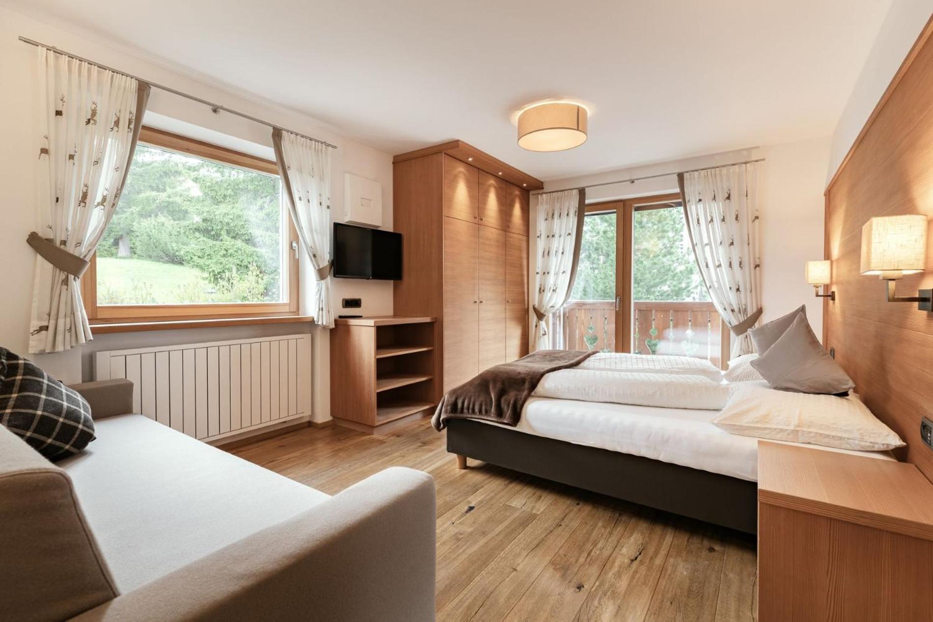 Apartments Burvel Селва ди Вал Гардена Стая снимка